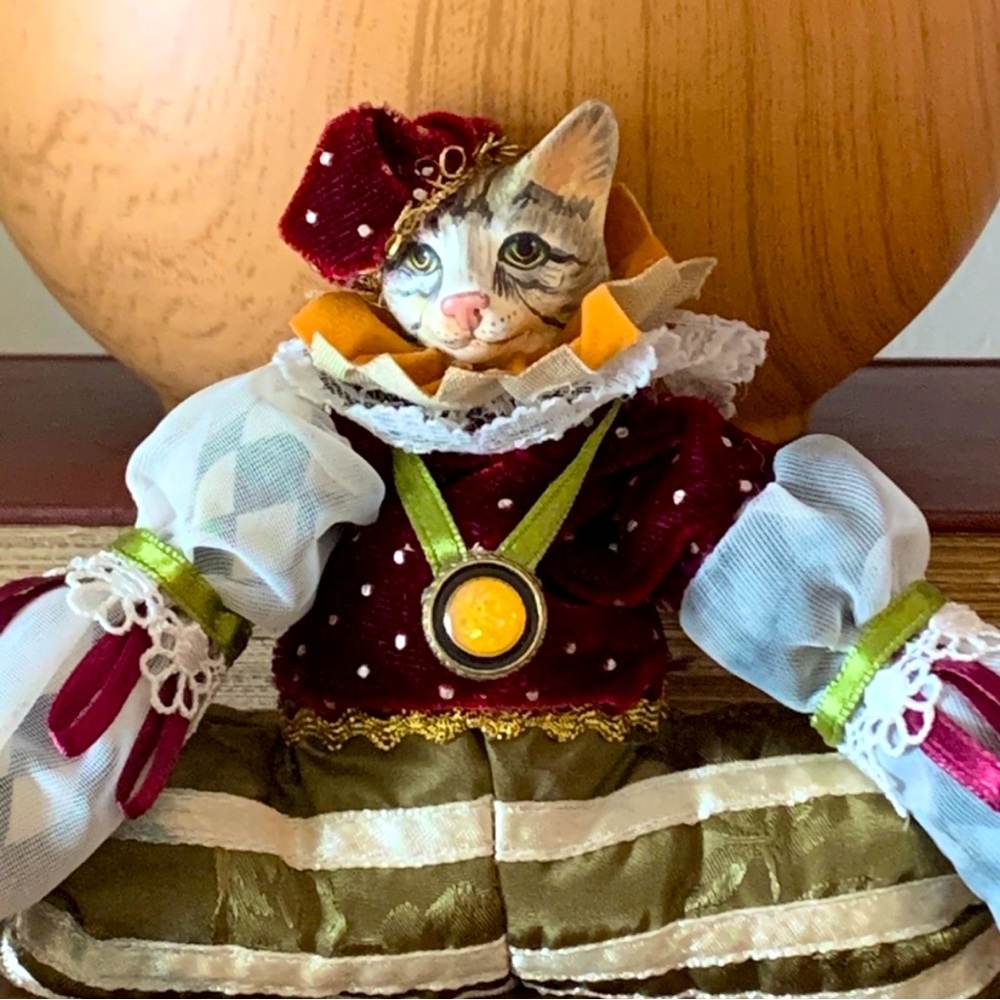Katherine’s Collection Vintage Victorian Cat Bean Shelf Sitter